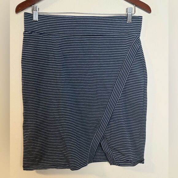 Toad & Co. Stripe Knit Faux Wrap Moxie 230 Skirt Small Navy White - Picture 1 of 5